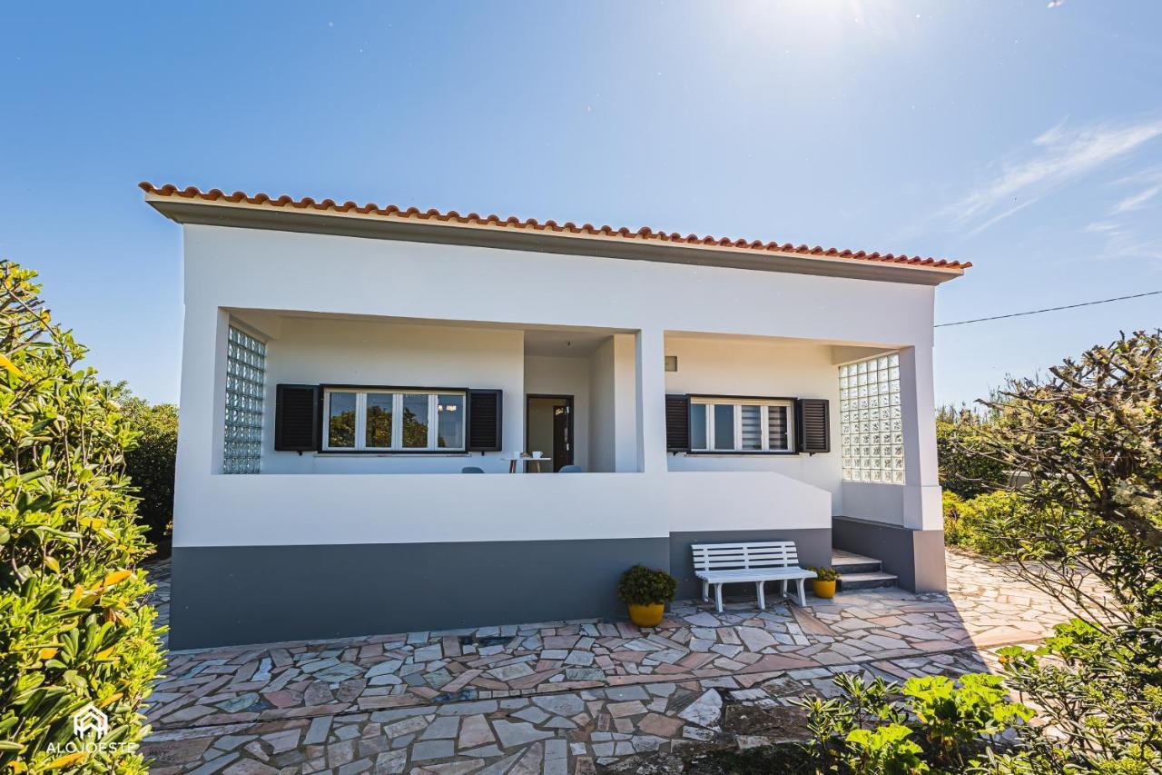 Casa A Beira Mar - Countryhouse With Ocean View Sao Pedro da Cadeira Екстер'єр фото